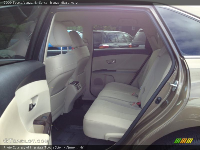 Sunset Bronze Mica / Ivory 2009 Toyota Venza I4
