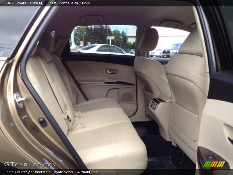 Sunset Bronze Mica / Ivory 2009 Toyota Venza I4