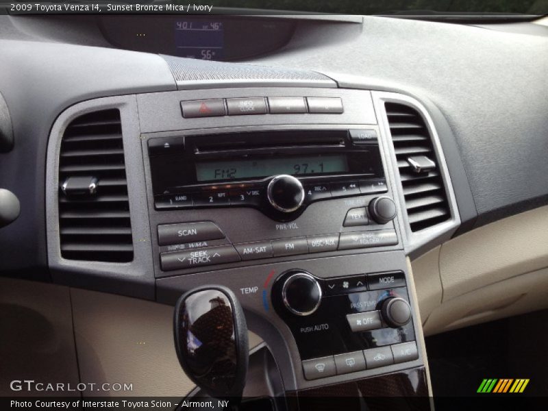 Sunset Bronze Mica / Ivory 2009 Toyota Venza I4
