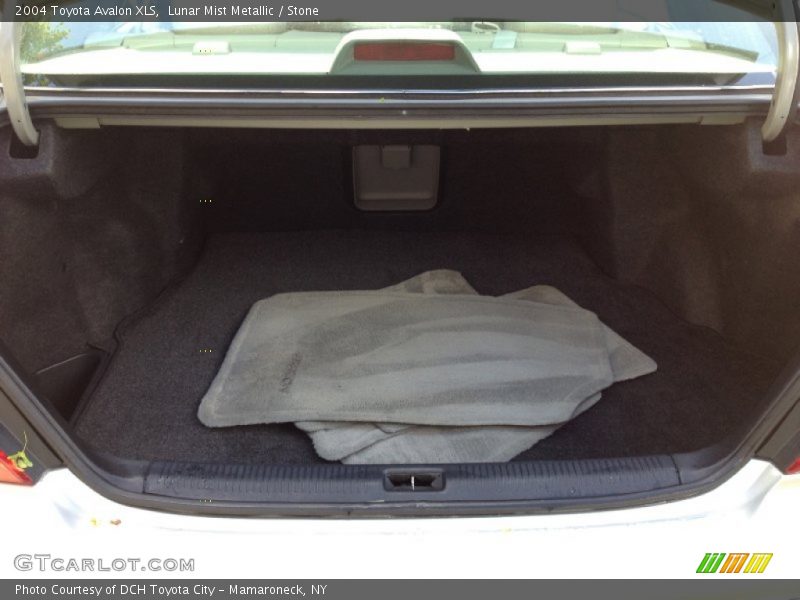 2004 Avalon XLS Trunk