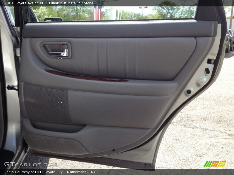 Lunar Mist Metallic / Stone 2004 Toyota Avalon XLS