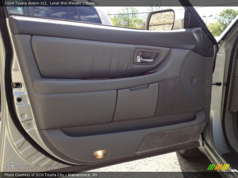 Lunar Mist Metallic / Stone 2004 Toyota Avalon XLS