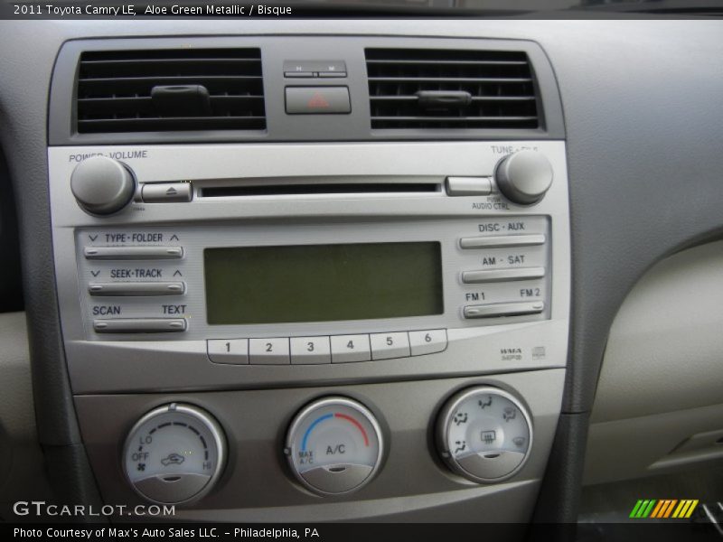 Aloe Green Metallic / Bisque 2011 Toyota Camry LE