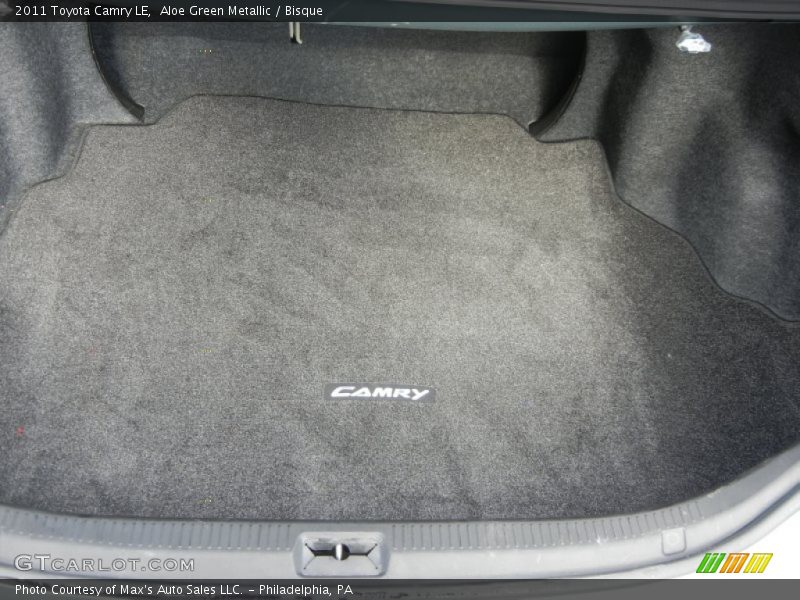 Aloe Green Metallic / Bisque 2011 Toyota Camry LE