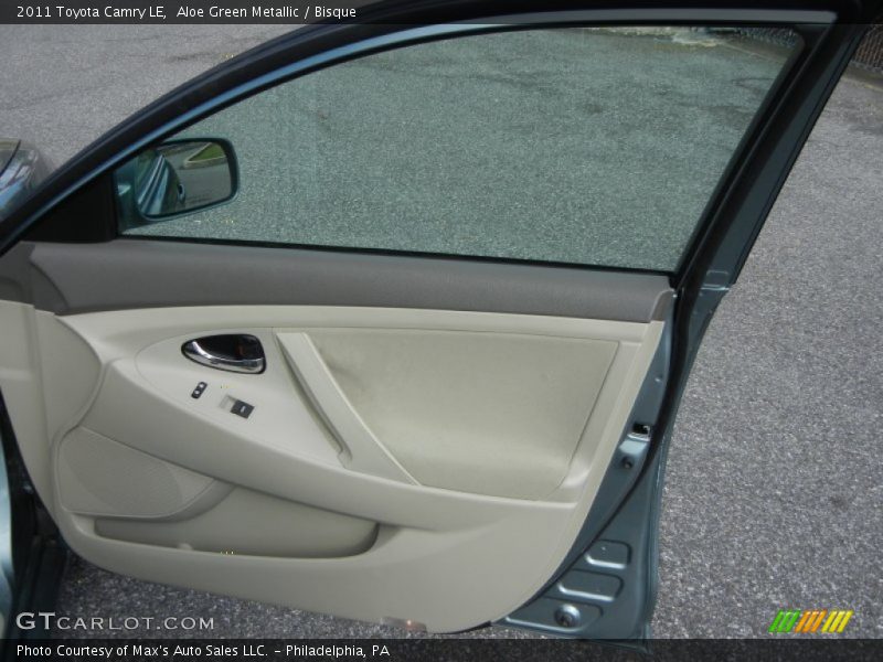 Aloe Green Metallic / Bisque 2011 Toyota Camry LE