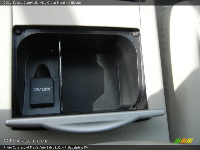 Aloe Green Metallic / Bisque 2011 Toyota Camry LE