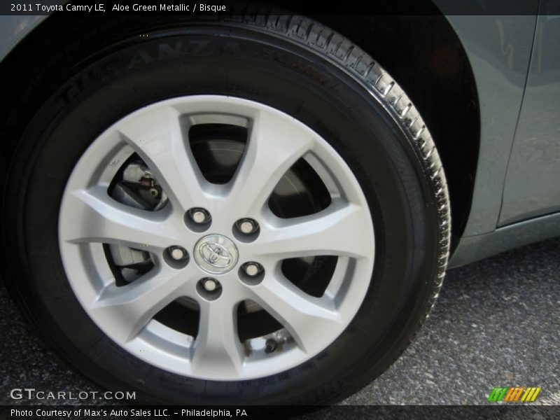 Aloe Green Metallic / Bisque 2011 Toyota Camry LE