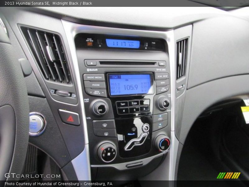 Midnight Black / Black 2013 Hyundai Sonata SE