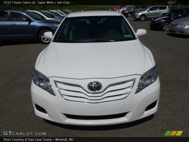 Super White / Ash Gray 2010 Toyota Camry LE