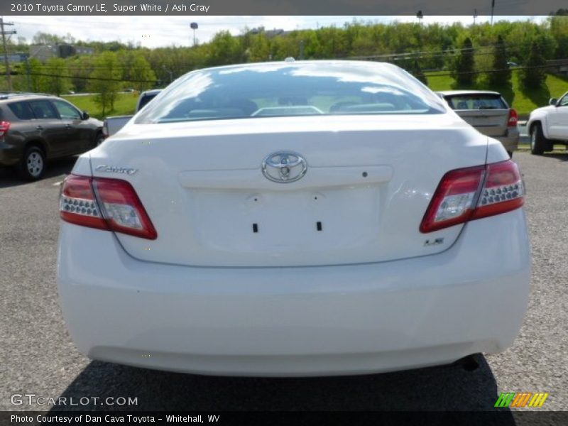 Super White / Ash Gray 2010 Toyota Camry LE
