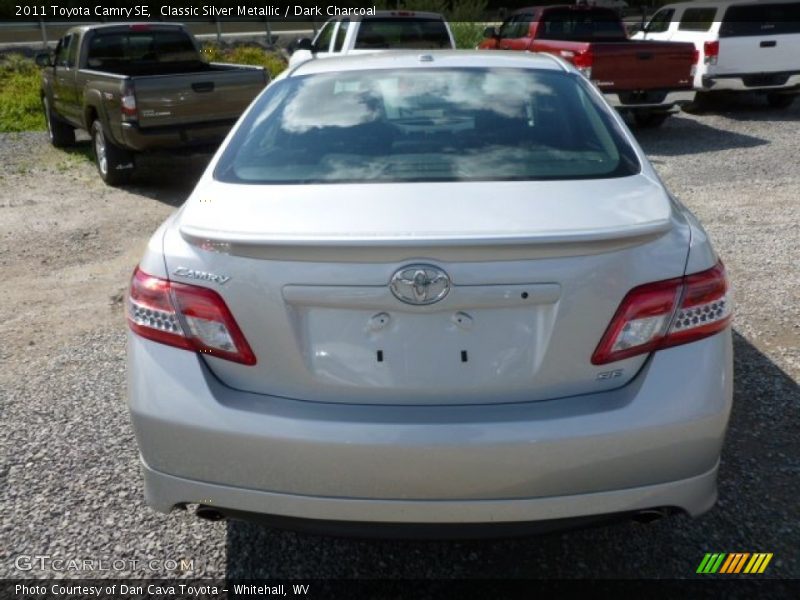 Classic Silver Metallic / Dark Charcoal 2011 Toyota Camry SE