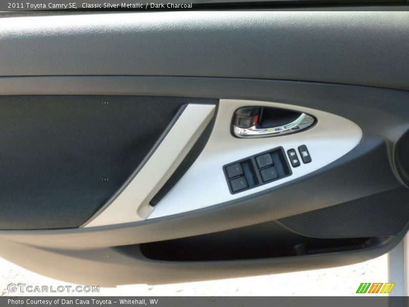 Classic Silver Metallic / Dark Charcoal 2011 Toyota Camry SE