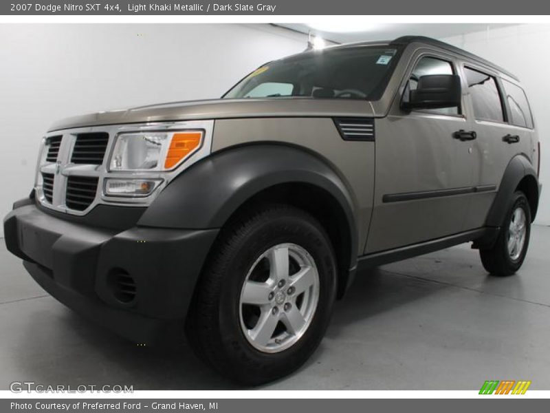 Light Khaki Metallic / Dark Slate Gray 2007 Dodge Nitro SXT 4x4