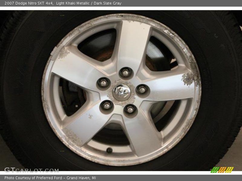 Light Khaki Metallic / Dark Slate Gray 2007 Dodge Nitro SXT 4x4