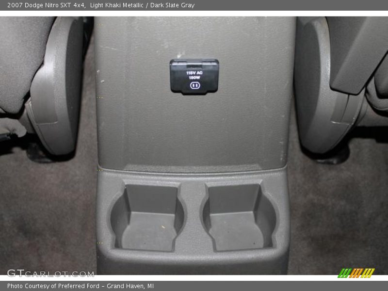 Light Khaki Metallic / Dark Slate Gray 2007 Dodge Nitro SXT 4x4