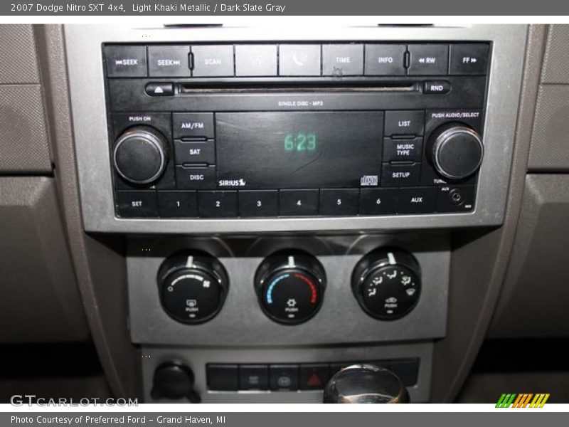 Light Khaki Metallic / Dark Slate Gray 2007 Dodge Nitro SXT 4x4