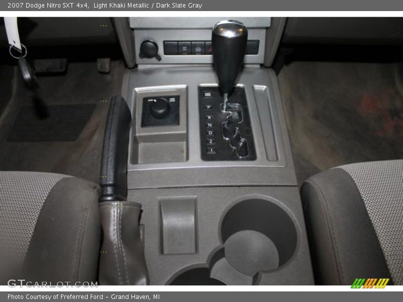 Light Khaki Metallic / Dark Slate Gray 2007 Dodge Nitro SXT 4x4
