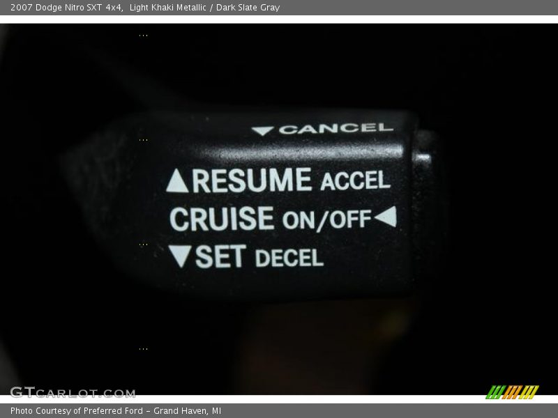 Light Khaki Metallic / Dark Slate Gray 2007 Dodge Nitro SXT 4x4