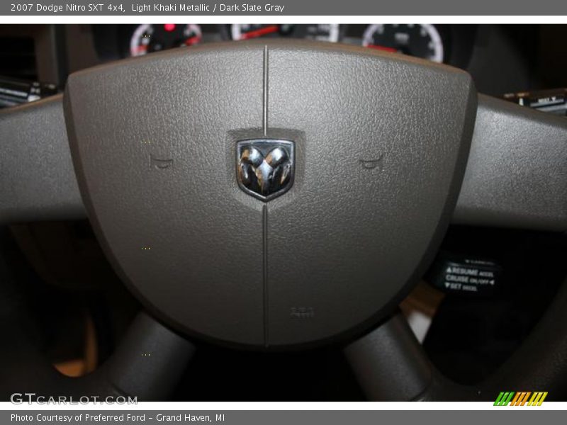Light Khaki Metallic / Dark Slate Gray 2007 Dodge Nitro SXT 4x4