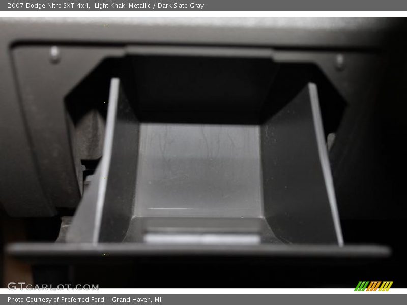 Light Khaki Metallic / Dark Slate Gray 2007 Dodge Nitro SXT 4x4