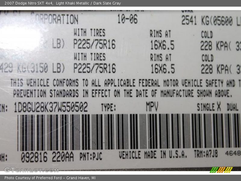 Light Khaki Metallic / Dark Slate Gray 2007 Dodge Nitro SXT 4x4