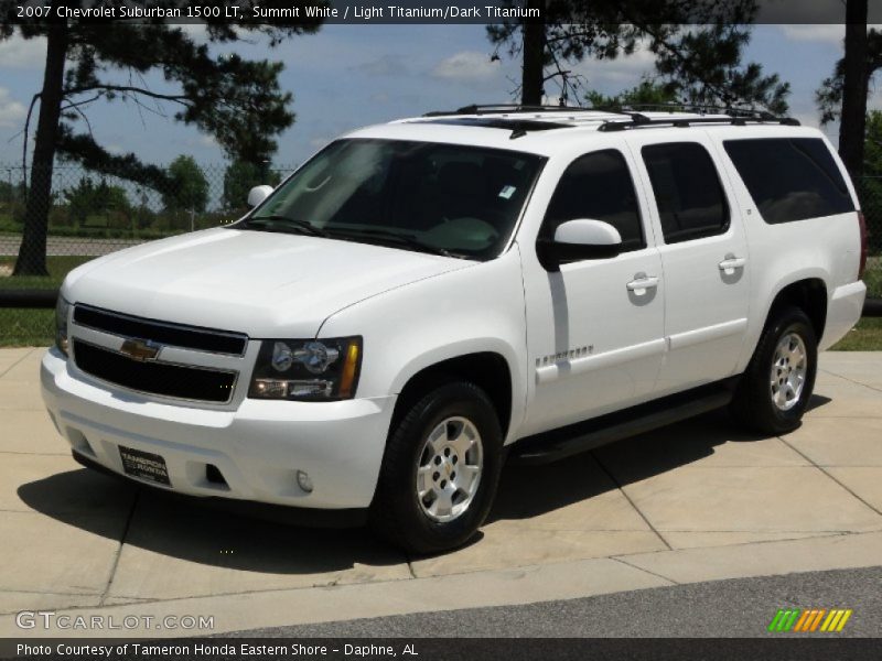 Front 3/4 View of 2007 Suburban 1500 LT