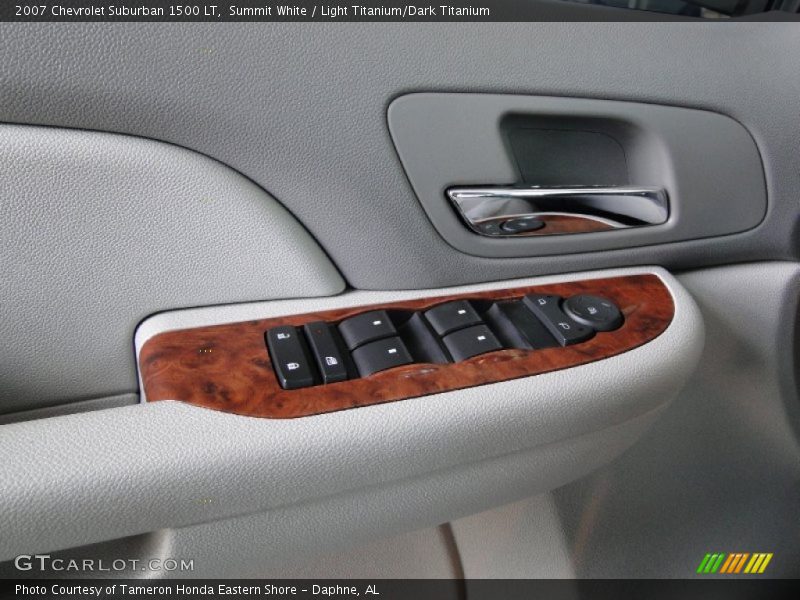 Controls of 2007 Suburban 1500 LT