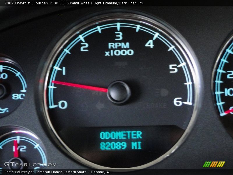 Summit White / Light Titanium/Dark Titanium 2007 Chevrolet Suburban 1500 LT