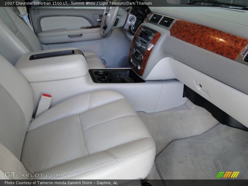 Summit White / Light Titanium/Dark Titanium 2007 Chevrolet Suburban 1500 LT