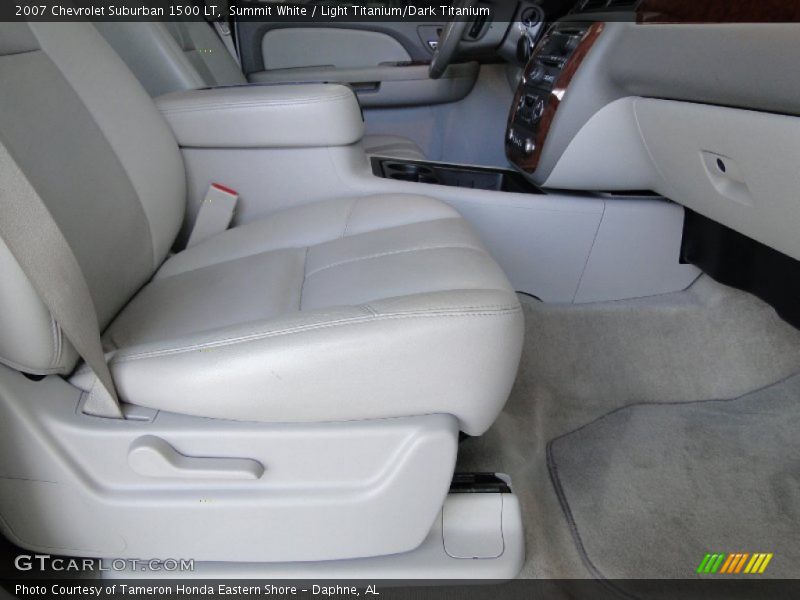 Summit White / Light Titanium/Dark Titanium 2007 Chevrolet Suburban 1500 LT