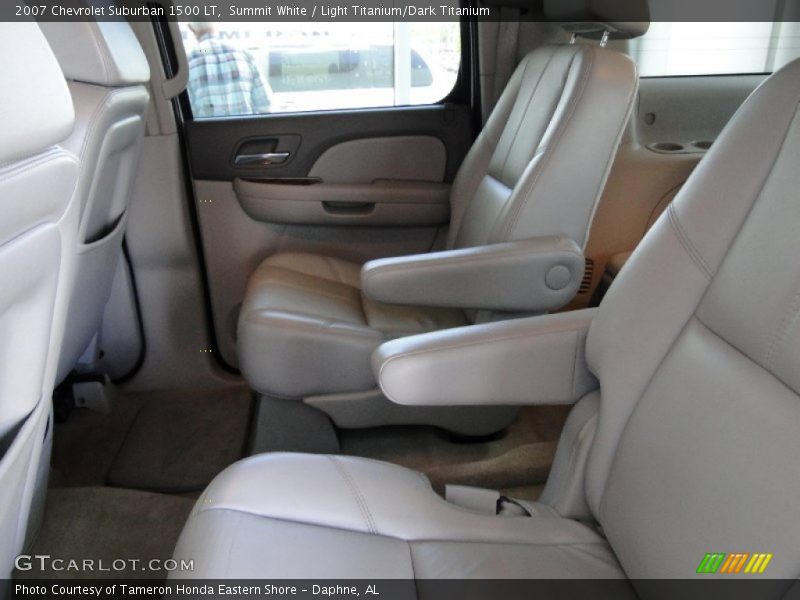 Summit White / Light Titanium/Dark Titanium 2007 Chevrolet Suburban 1500 LT