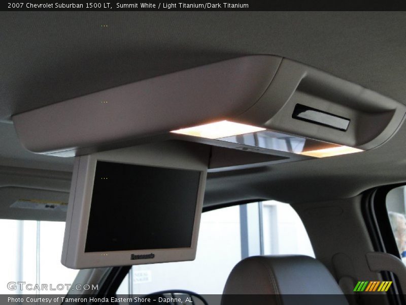 Summit White / Light Titanium/Dark Titanium 2007 Chevrolet Suburban 1500 LT