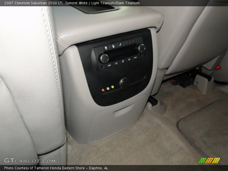 Summit White / Light Titanium/Dark Titanium 2007 Chevrolet Suburban 1500 LT