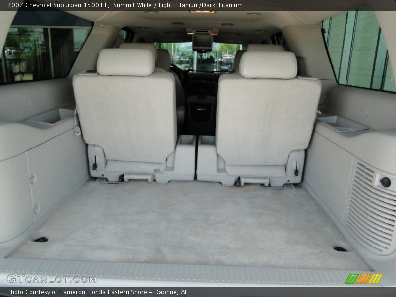  2007 Suburban 1500 LT Trunk
