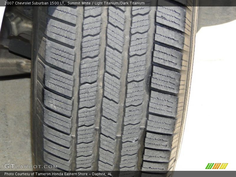 Summit White / Light Titanium/Dark Titanium 2007 Chevrolet Suburban 1500 LT