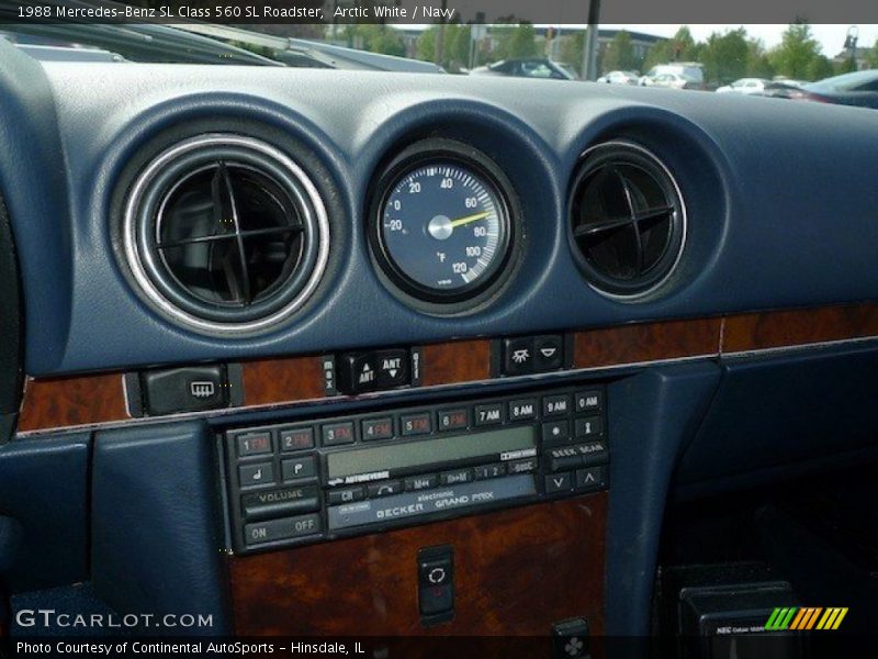 Controls of 1988 SL Class 560 SL Roadster