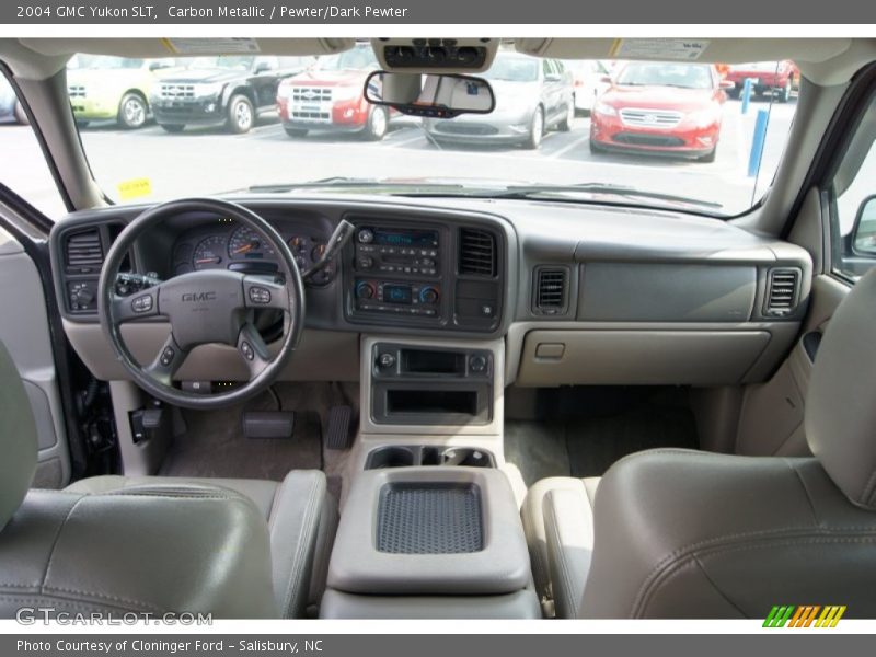 Dashboard of 2004 Yukon SLT