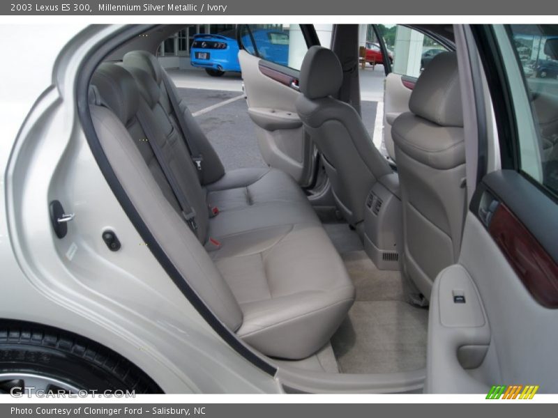 Millennium Silver Metallic / Ivory 2003 Lexus ES 300