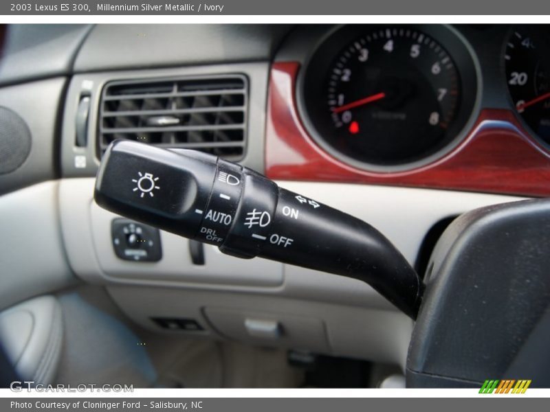Millennium Silver Metallic / Ivory 2003 Lexus ES 300