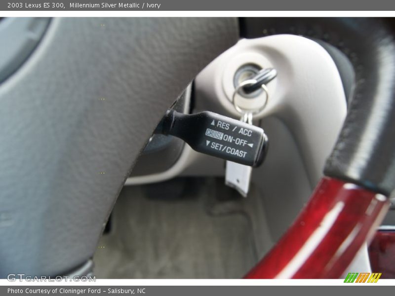 Millennium Silver Metallic / Ivory 2003 Lexus ES 300