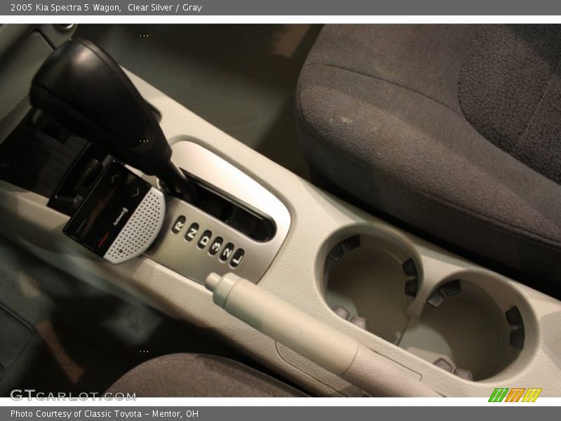 Clear Silver / Gray 2005 Kia Spectra 5 Wagon