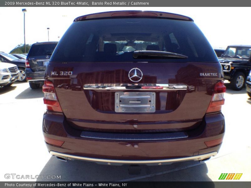 Barolo Red Metallic / Cashmere 2009 Mercedes-Benz ML 320 BlueTec 4Matic