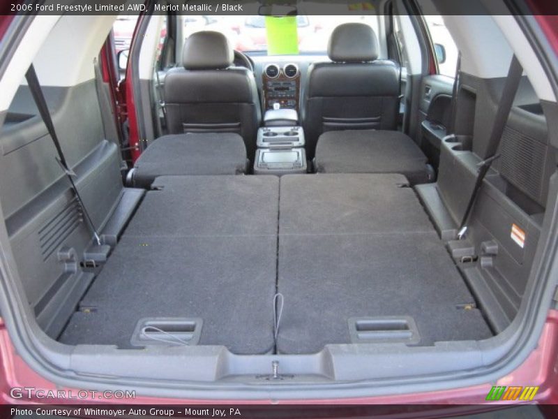  2006 Freestyle Limited AWD Trunk