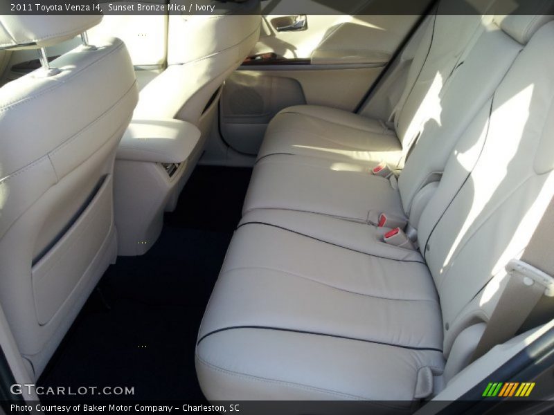 Sunset Bronze Mica / Ivory 2011 Toyota Venza I4