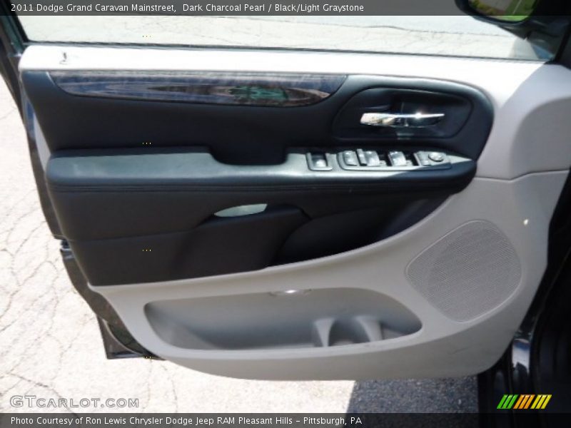 Dark Charcoal Pearl / Black/Light Graystone 2011 Dodge Grand Caravan Mainstreet