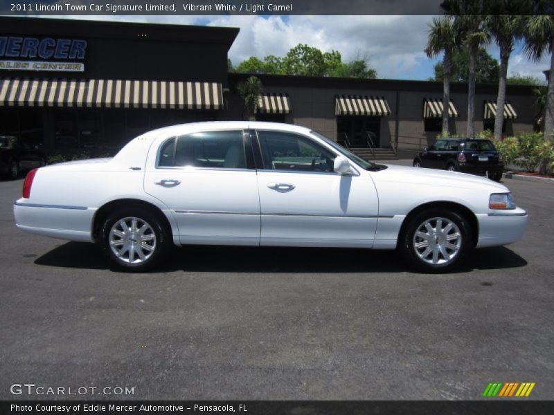 Vibrant White / Light Camel 2011 Lincoln Town Car Signature Limited