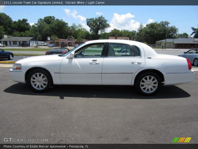 Vibrant White / Light Camel 2011 Lincoln Town Car Signature Limited