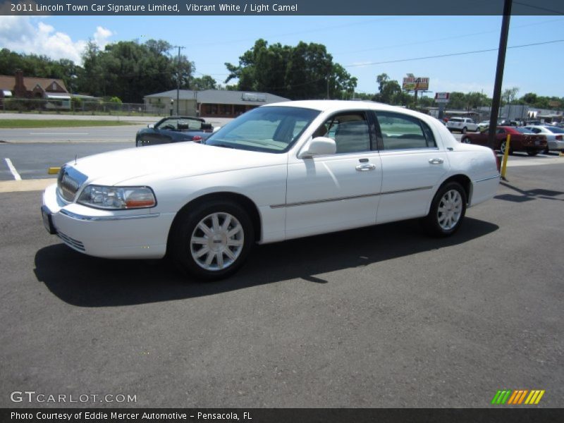 Vibrant White / Light Camel 2011 Lincoln Town Car Signature Limited