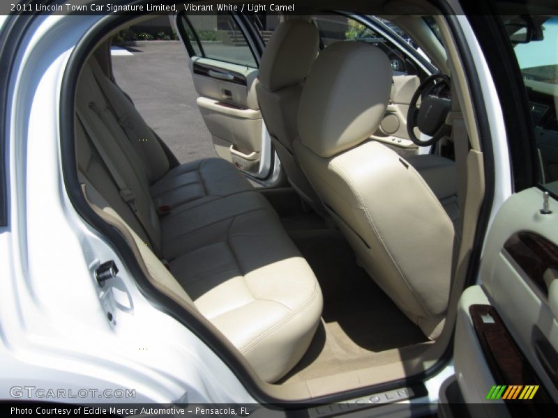 Vibrant White / Light Camel 2011 Lincoln Town Car Signature Limited