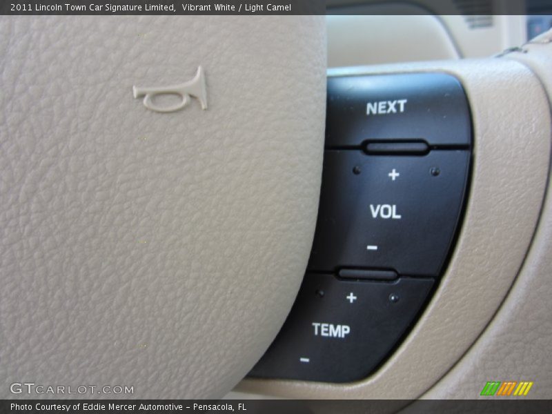 Vibrant White / Light Camel 2011 Lincoln Town Car Signature Limited